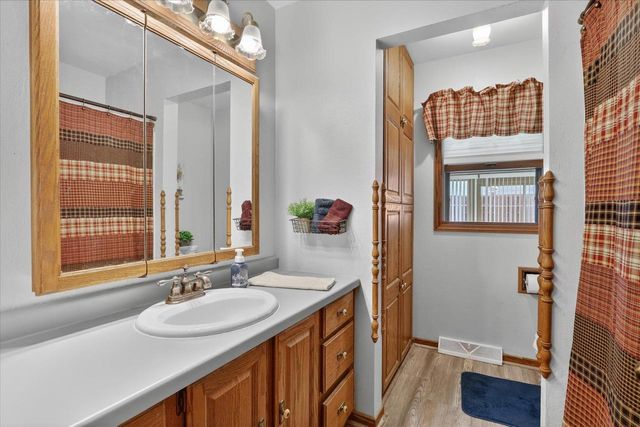 2215 S GRANT Avenue, Janesville, WI 53546