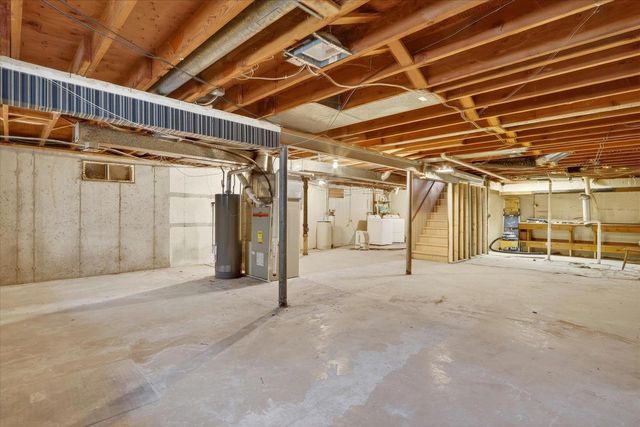 2215 S GRANT Avenue, Janesville, WI 53546