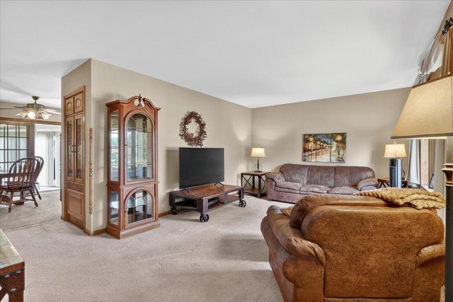 2215 S GRANT Avenue, Janesville, WI 53546