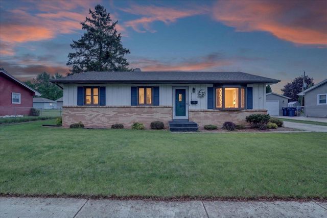 2215 S GRANT Avenue, Janesville, WI 53546