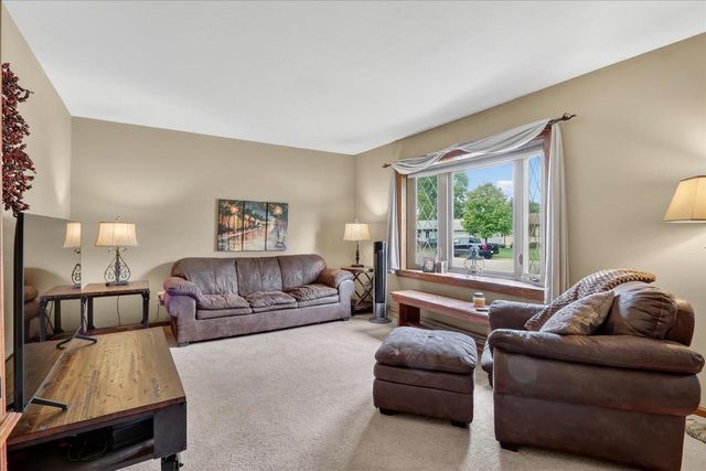 2215 S GRANT Avenue, Janesville, WI 53546