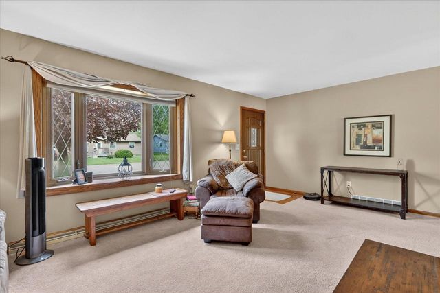 2215 S GRANT Avenue, Janesville, WI 53546
