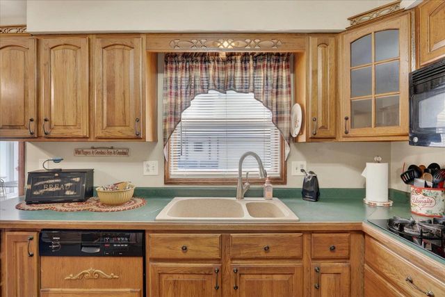 2215 S GRANT Avenue, Janesville, WI 53546