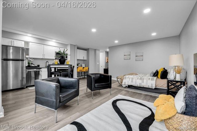 8200 E Jefferson Avenue 1901, Detroit, MI 48214