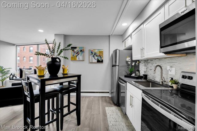 8200 E Jefferson Avenue 1901, Detroit, MI 48214