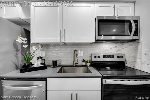 8200 E Jefferson Avenue 1901, Detroit, MI 48214