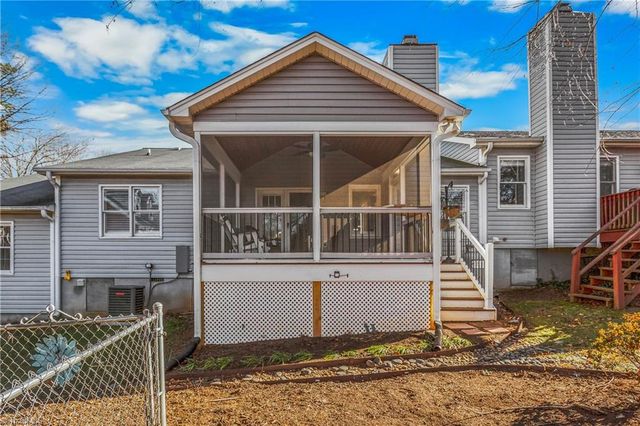 502 Westpark Circle, Winston-salem, NC 27103