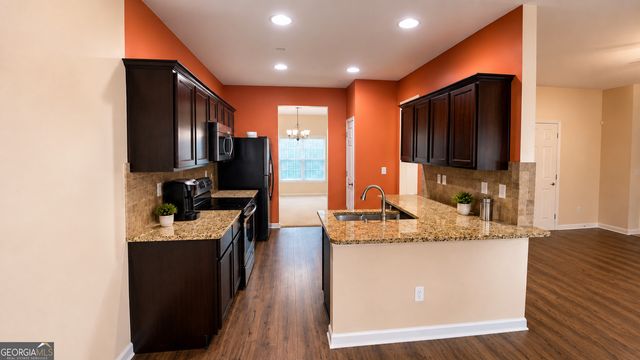 293 Hillcrest Court, Hampton, GA 30228