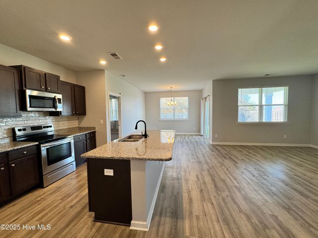 104 River Winding Road, Jacksonville, NC 28540