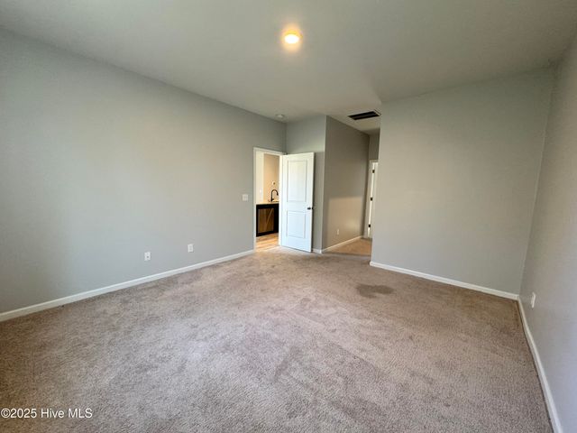 104 River Winding Road, Jacksonville, NC 28540