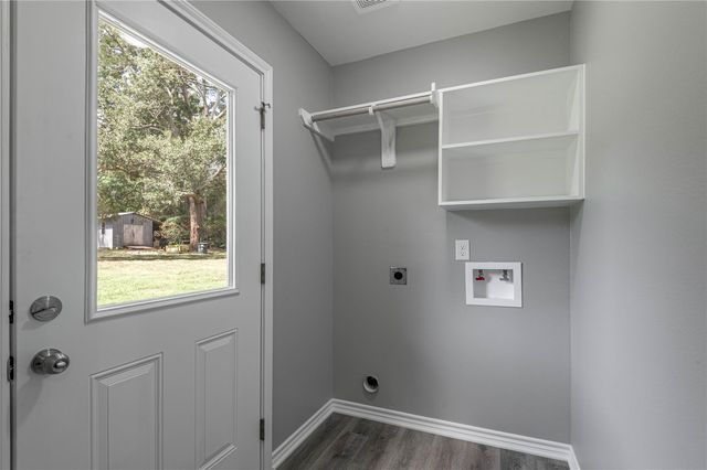 499 Pecan, Onalaska, TX 77360