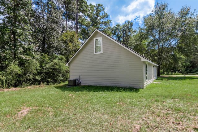 499 Pecan, Onalaska, TX 77360