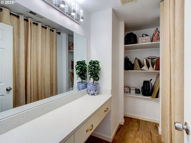 10017 Se HULT St, Portland, OR 97266