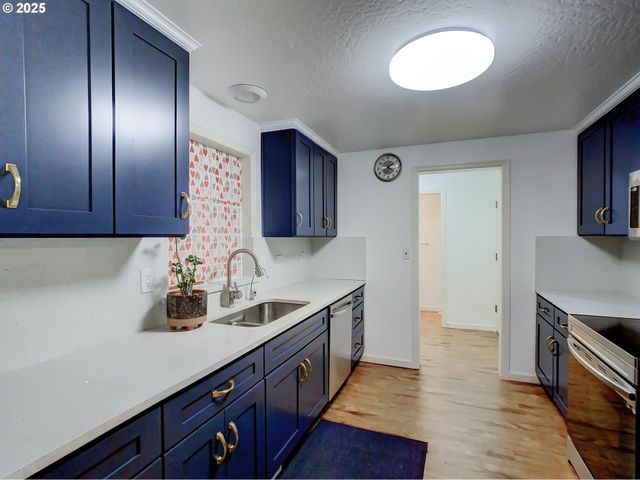 10017 Se HULT St, Portland, OR 97266