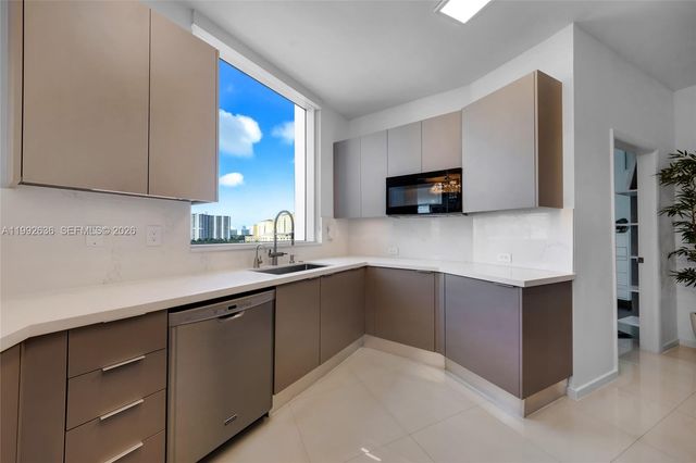 3030 NE 188th Street 602, Aventura, FL 33180