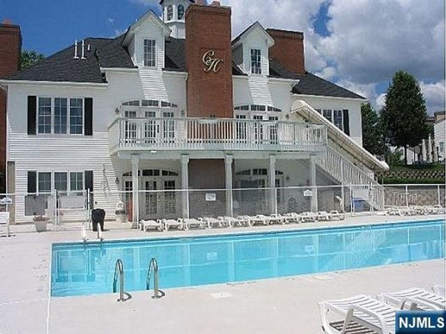 567 Coventry Drive, Nutley, NJ 07110