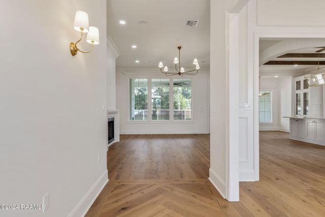 303 Ivy Cottage Drive, Youngsville, LA 70592