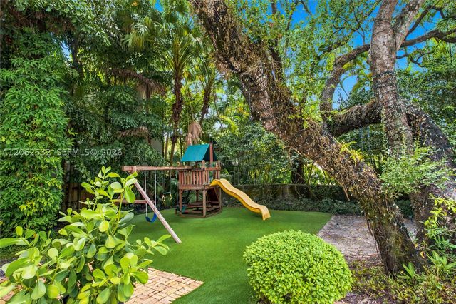 2820 Brickell Ave, Miami, FL 33129