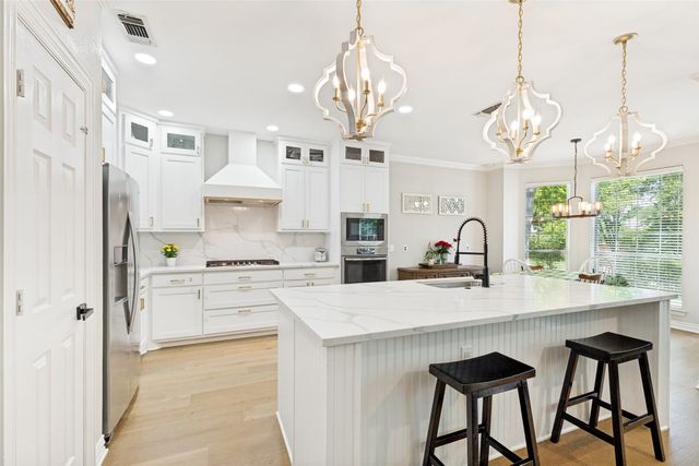 907 Parkwood Court, Mckinney, TX 75072
