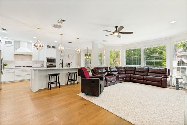 907 Parkwood Court, Mckinney, TX 75072