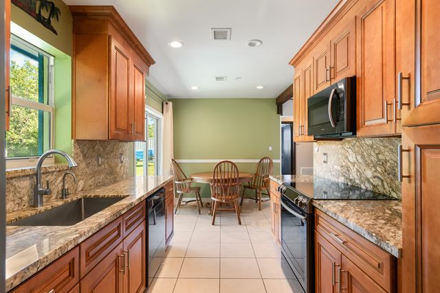 S 8 Andros Road, Key Largo, FL 33037