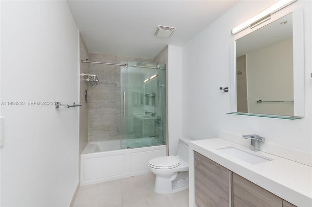 31 SE 5th St 3914, Miami, FL 33131