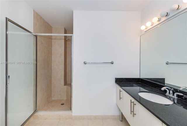 31 SE 5th St 3914, Miami, FL 33131