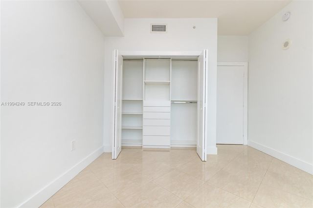 31 SE 5th St 3914, Miami, FL 33131