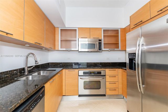 31 SE 5th St 3914, Miami, FL 33131