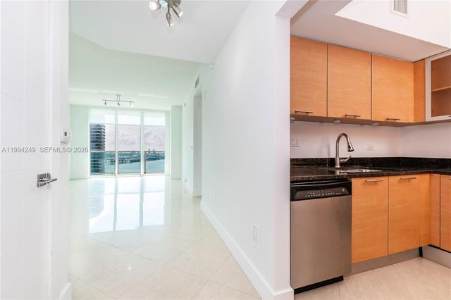 31 SE 5th St 3914, Miami, FL 33131