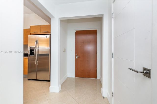 31 SE 5th St 3914, Miami, FL 33131