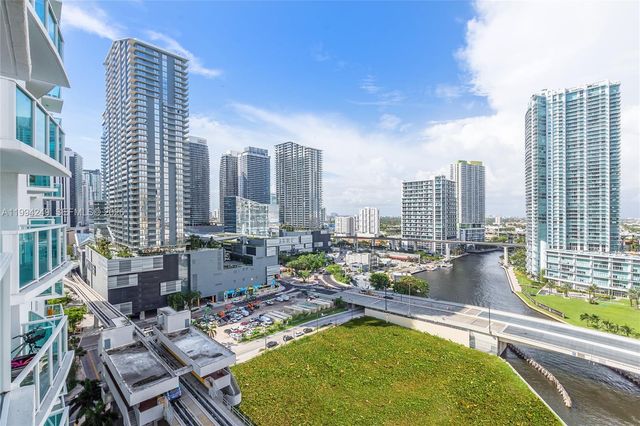 31 SE 5th St 3914, Miami, FL 33131