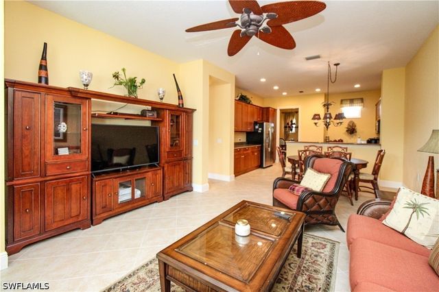 9224 Campanile CIR 203, Naples, FL 34114