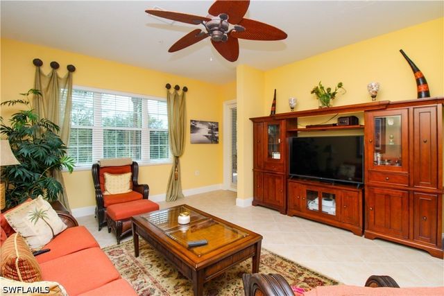 9224 Campanile CIR 203, Naples, FL 34114