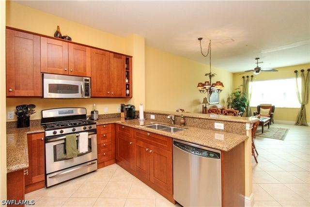 9224 Campanile CIR 203, Naples, FL 34114