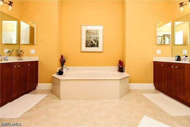 9224 Campanile CIR 203, Naples, FL 34114