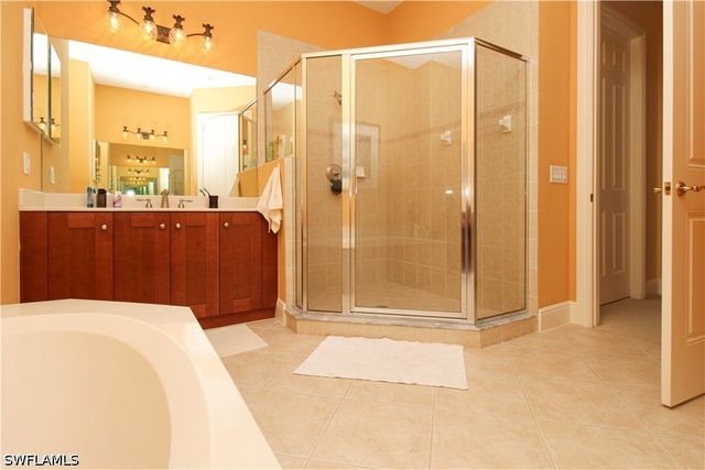 9224 Campanile CIR 203, Naples, FL 34114