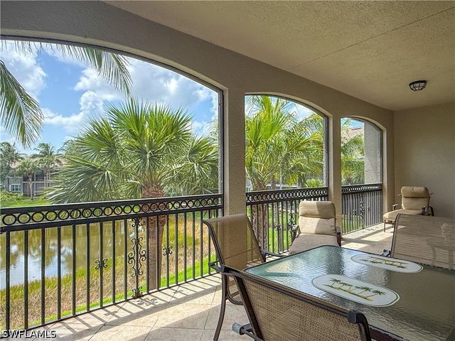 9224 Campanile CIR 203, Naples, FL 34114