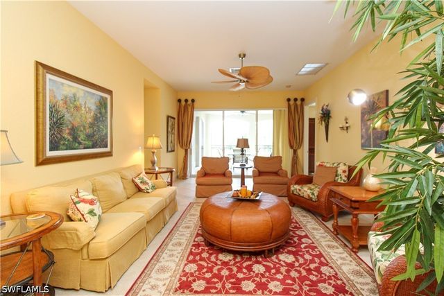 9224 Campanile CIR 203, Naples, FL 34114
