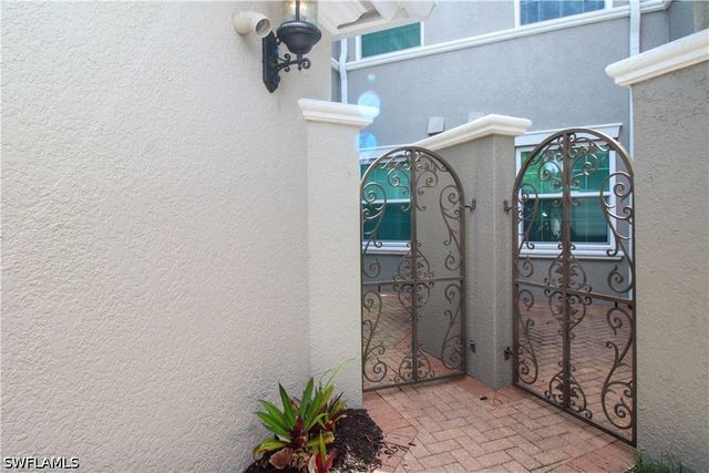 9224 Campanile CIR 203, Naples, FL 34114