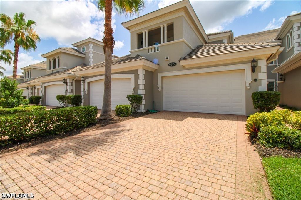 9224 Campanile CIR 203, Naples, FL 34114
