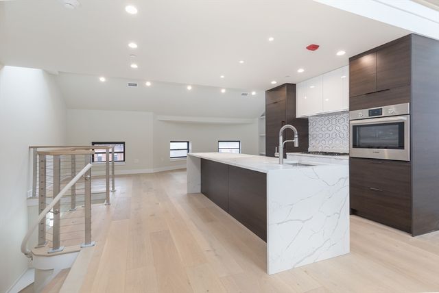 577 Massachusetts Ave PH, Boston, MA 02118