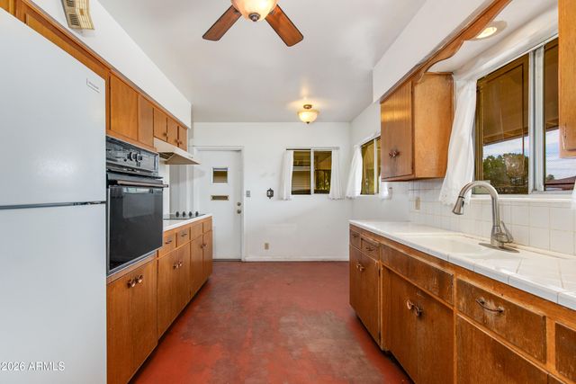 1524 W OCOTILLO Road, Phoenix, AZ 85015