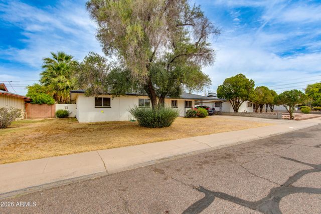 1524 W OCOTILLO Road, Phoenix, AZ 85015