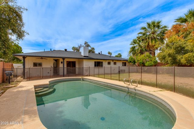 1524 W OCOTILLO Road, Phoenix, AZ 85015