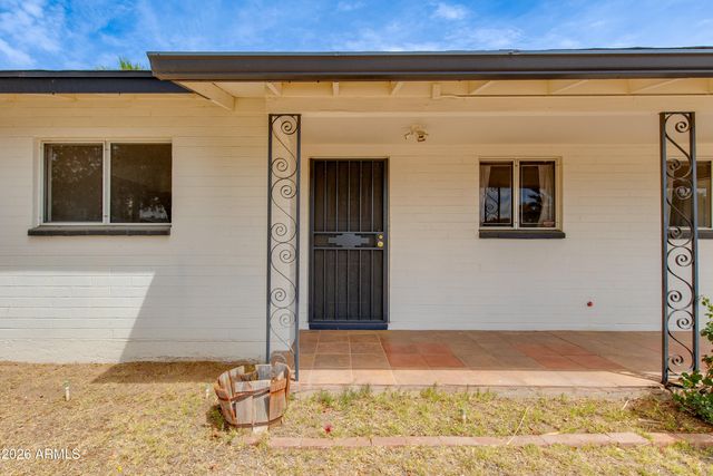 1524 W OCOTILLO Road, Phoenix, AZ 85015