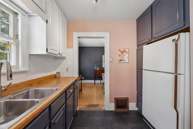 1733 Northwest Drive, Des Moines, IA 50310