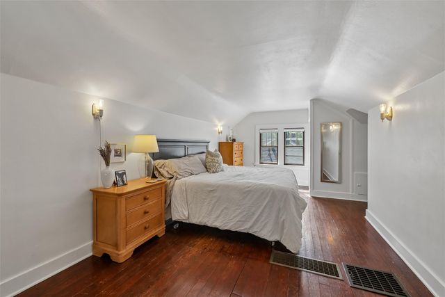 1733 Northwest Drive, Des Moines, IA 50310