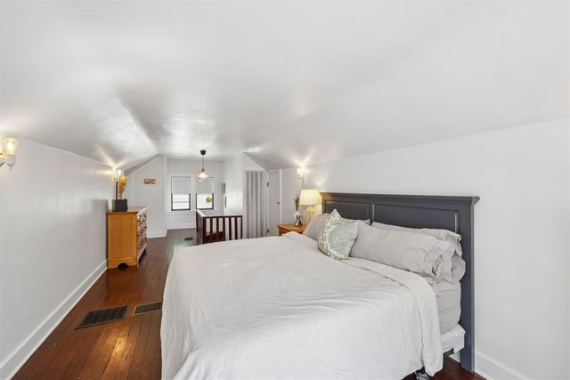 1733 Northwest Drive, Des Moines, IA 50310