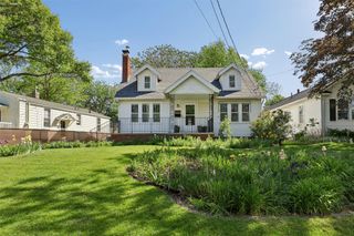 1733 Northwest Drive, Des Moines, IA 50310
